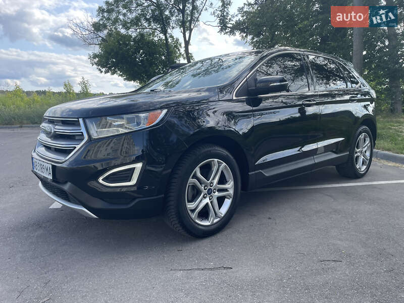 Позашляховик / Кросовер Ford Edge 2018 в 