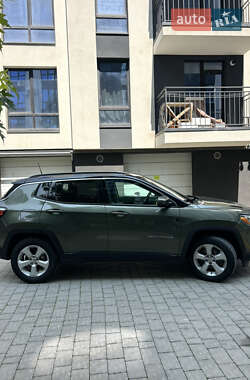 Позашляховик / Кросовер Jeep Compass 2018 в 