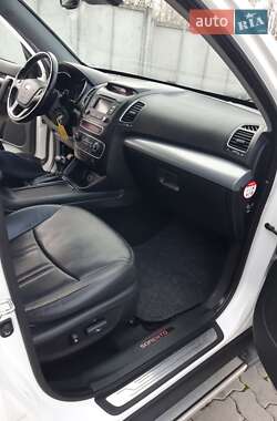 Позашляховик / Кросовер Kia Sorento 2014 в 