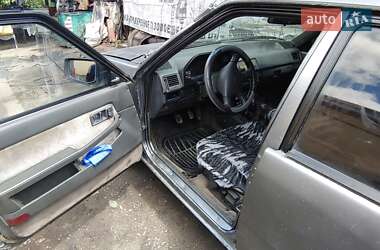 Хетчбек Mazda 626 1986 в 