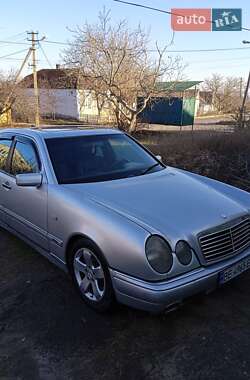 Седан Mercedes-Benz E-Class 1996 в Миколаєві