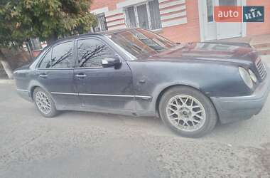 Седан Mercedes-Benz E-Class 1997 в 