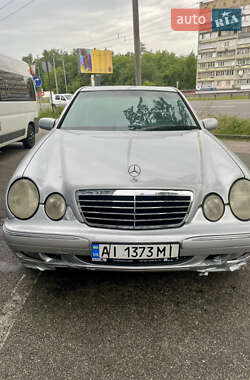 Седан Mercedes-Benz E-Class 2001 в Києві