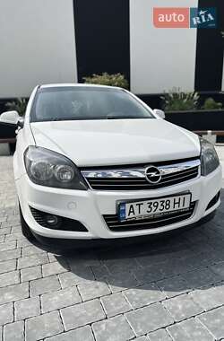 Opel Astra 2011 Opel Astra 2011