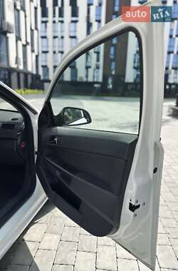Універсал Opel Astra 2011 в 