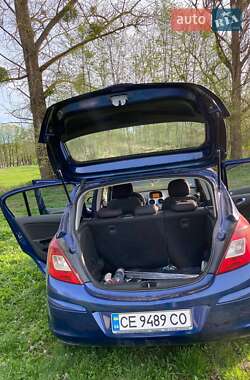 Хэтчбек Opel Corsa 2009 в 