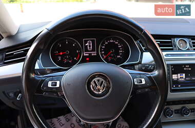 Седан Volkswagen Passat 2017 в 