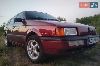 Седан Volkswagen Passat 1989 в Виноградове
